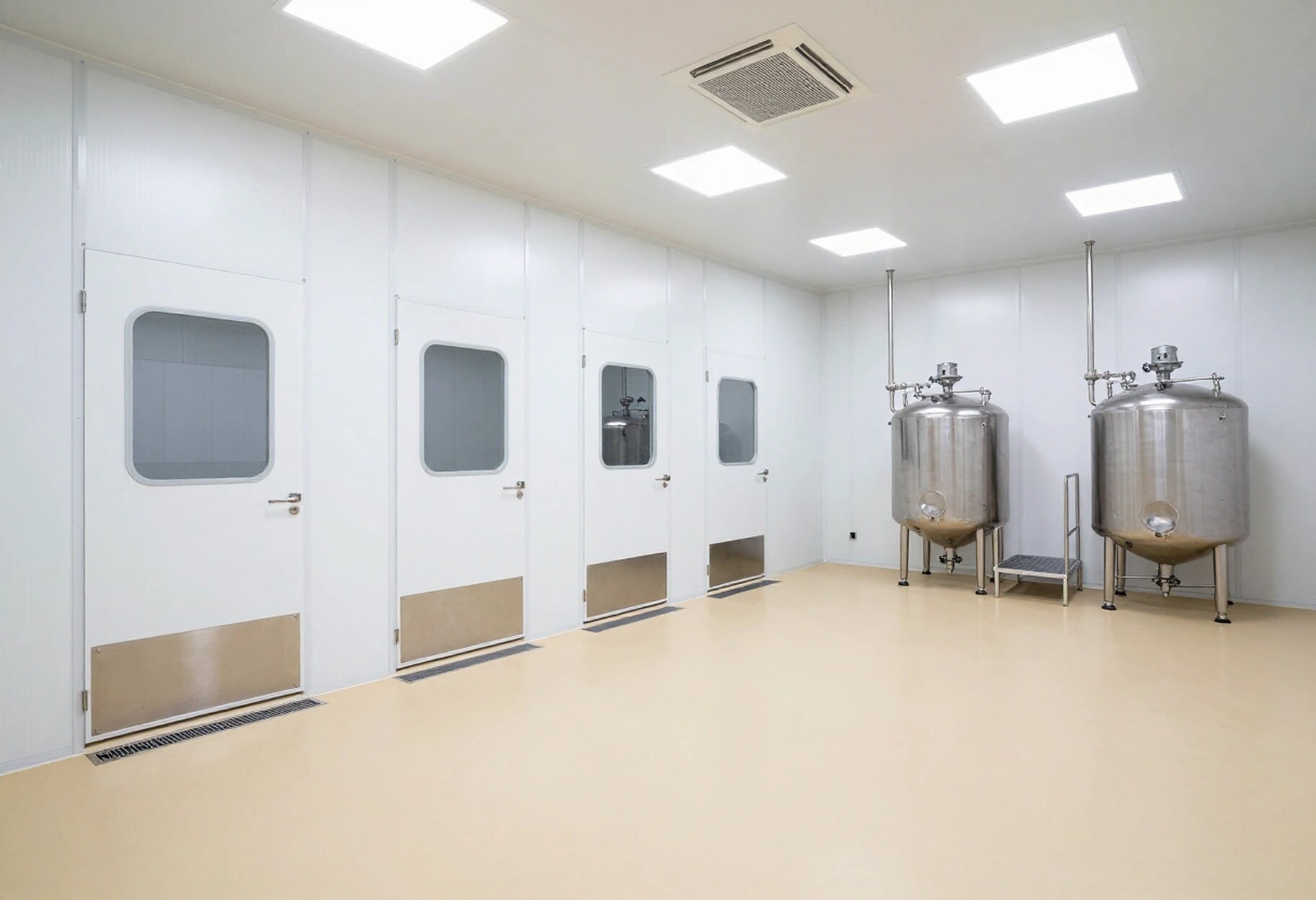 ISO 8 temiz oda içinde paslanmaz karıştırma tankları ve servis platformu