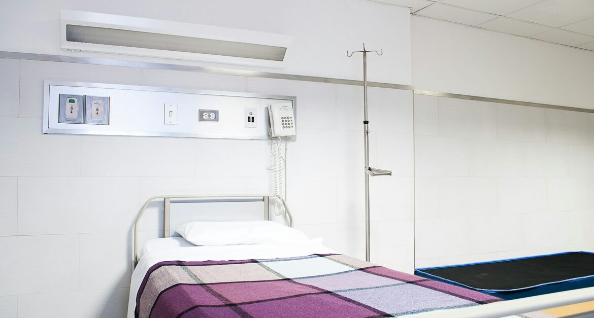 Mobil klinik hasta yatağı ve medikal altyapı